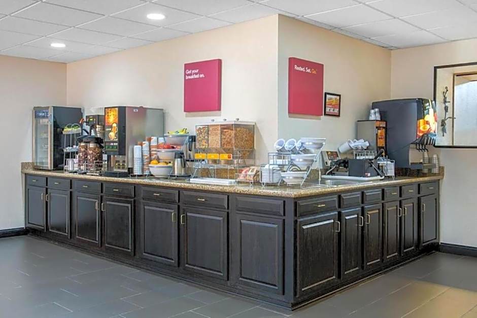 Comfort Suites Airport Louisville