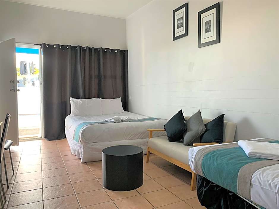 Aqua Blue Motel