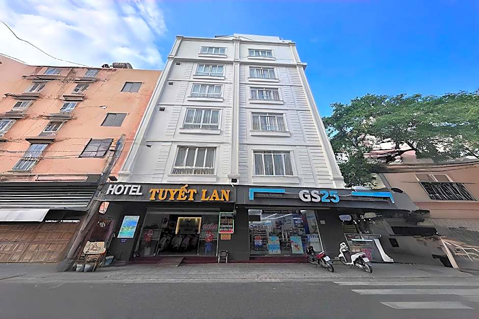 Tuyet Lan Hotel