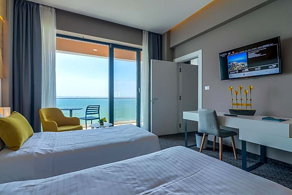 Nyota Hotel & Conference Center