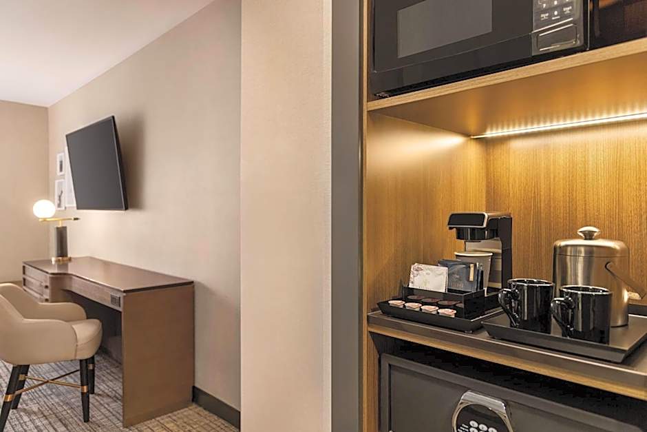 Radisson Blu Vancouver Airport Hotel & Marina