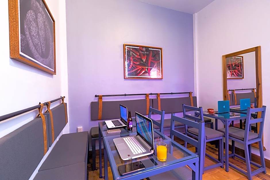 Mala Vecindad Beer Hotel