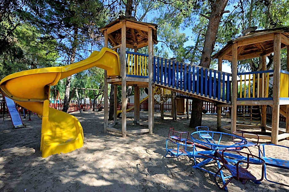 Baia Degli Aranci Suite & Apartments