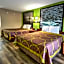 Super 8 by Wyndham Knoxville West/Farragut