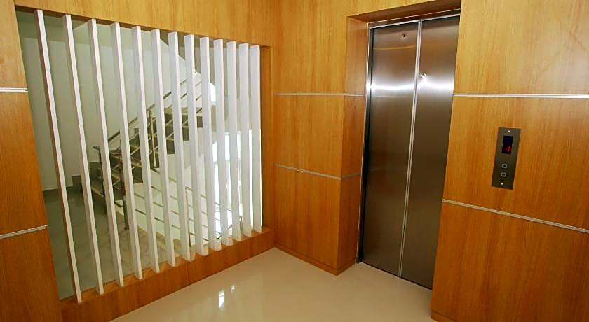 Riski Residence Ngamwongwan