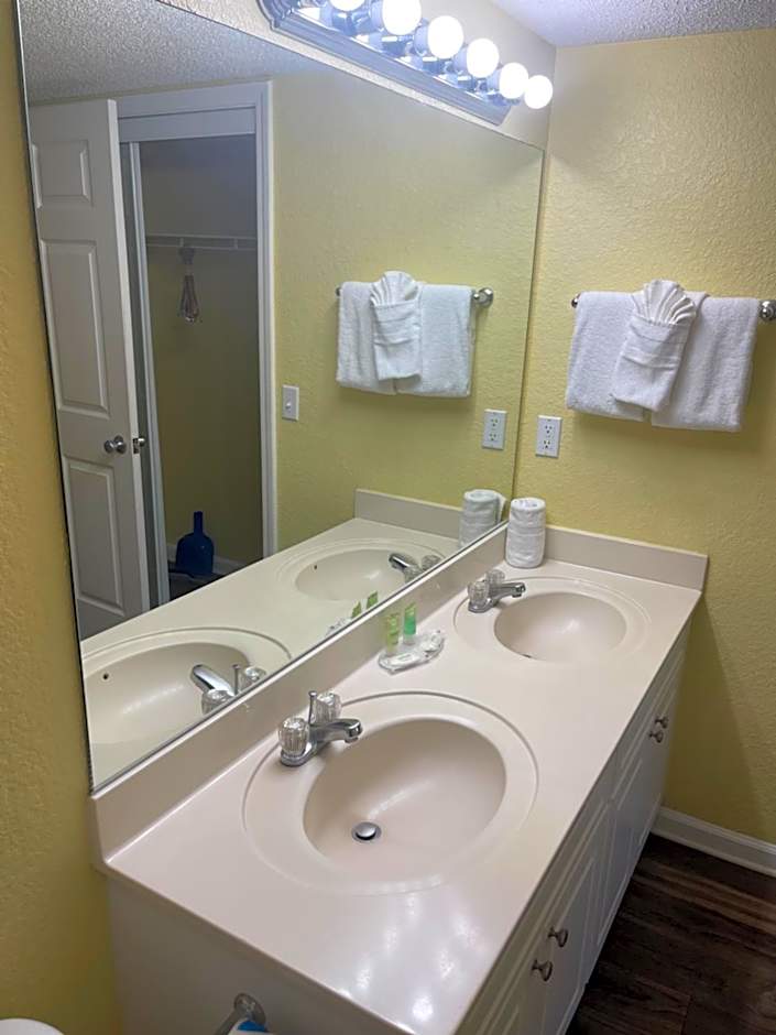 Club Destin Condos