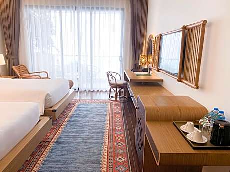 Superior Twin Room with City View