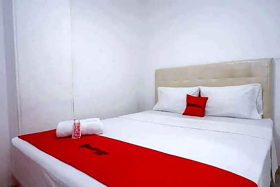 RedDoorz near Mall Ratu Indah 3