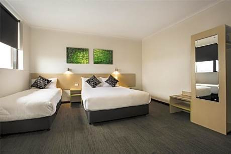 Nightcap at St Albans Hotel