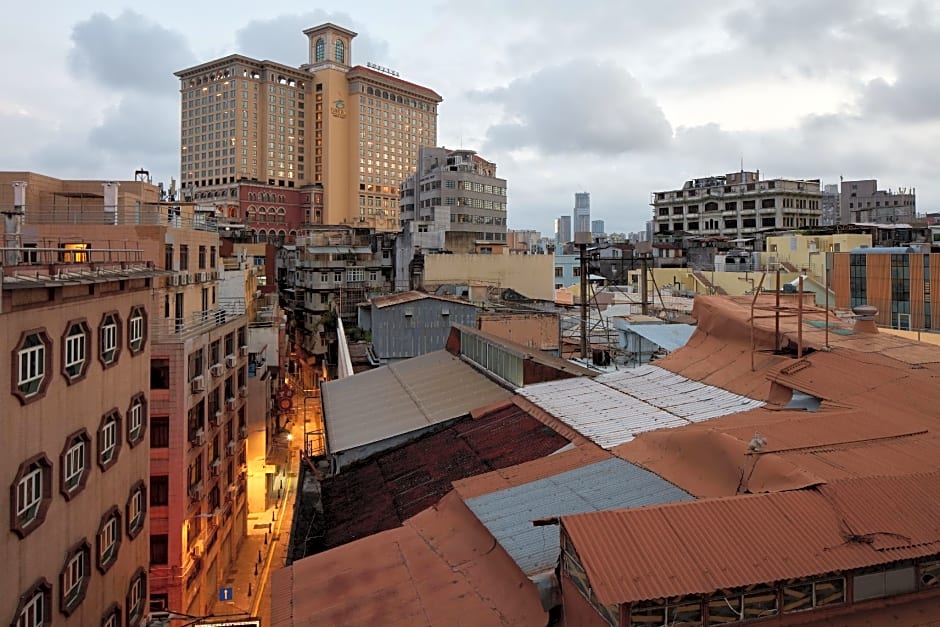 Ole Tai Sam Un Hotel