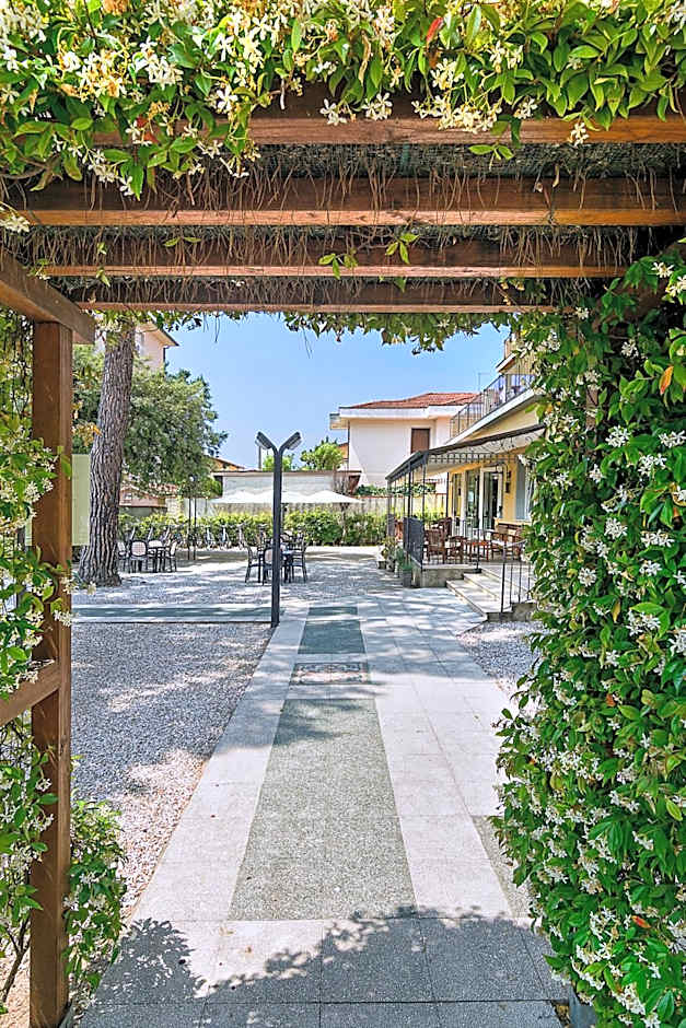 Hotel Apuana