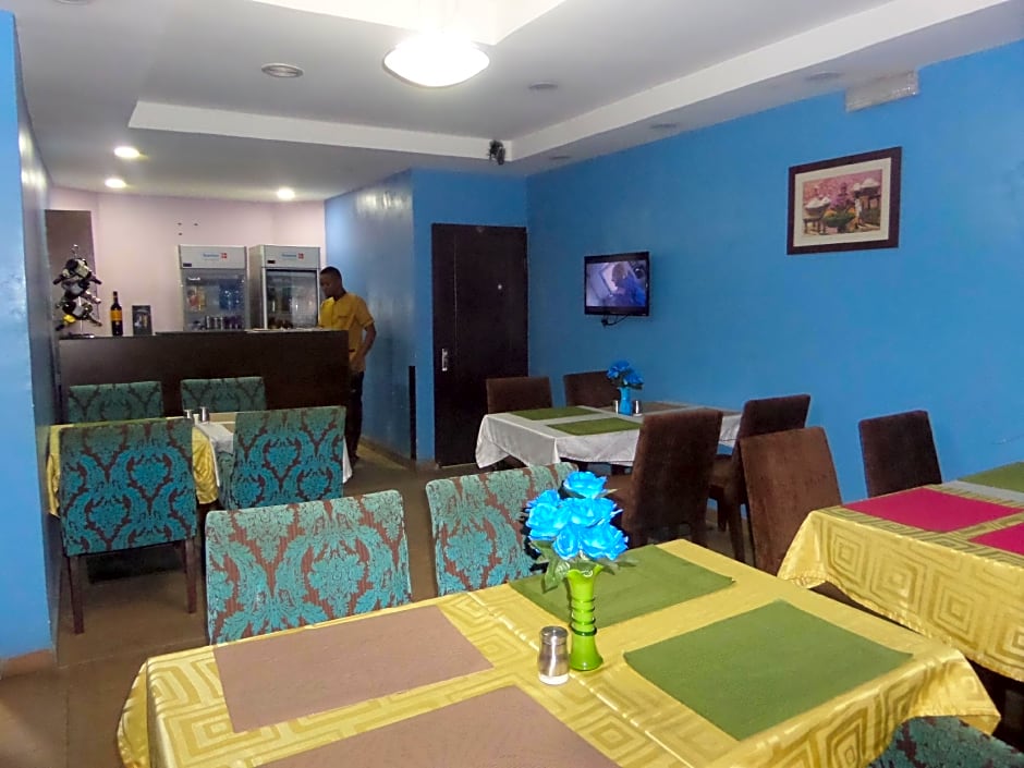 Downtown Royal Hotel GRA