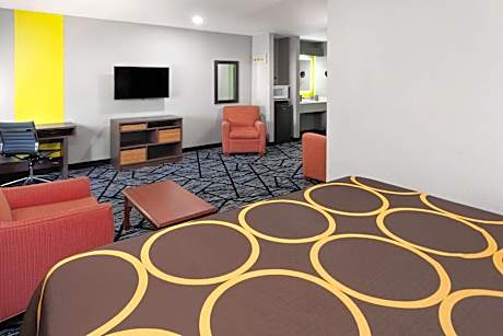 Studio King Suite - Non-Smoking