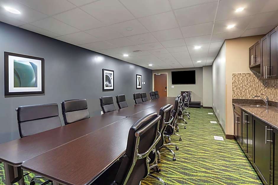 Best Western Plus Fort Saskatchewan Inn & Suites