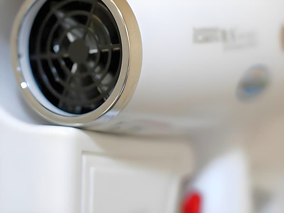 Holiday Suites Hotel & Spa