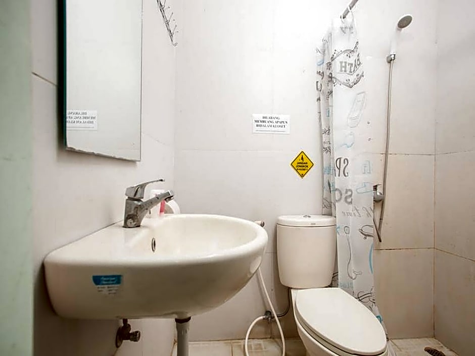 RedDoorz @ Raya Tidar