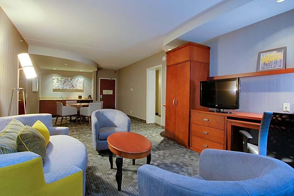 Courtyard by Marriott Republic Airport Long Island/Farmingdale