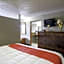 OYO Hotel Hutchinson West 4th Ave