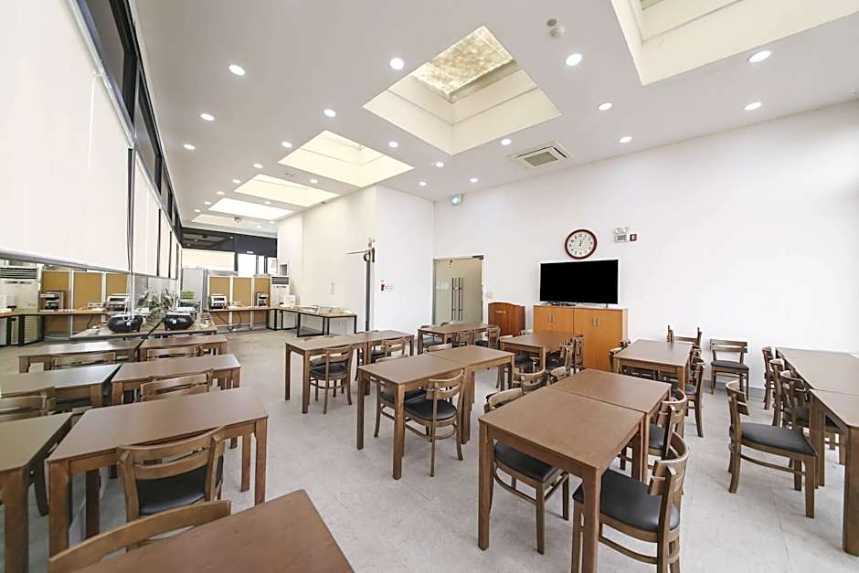 Benikea Cheonan Tourist Hotel