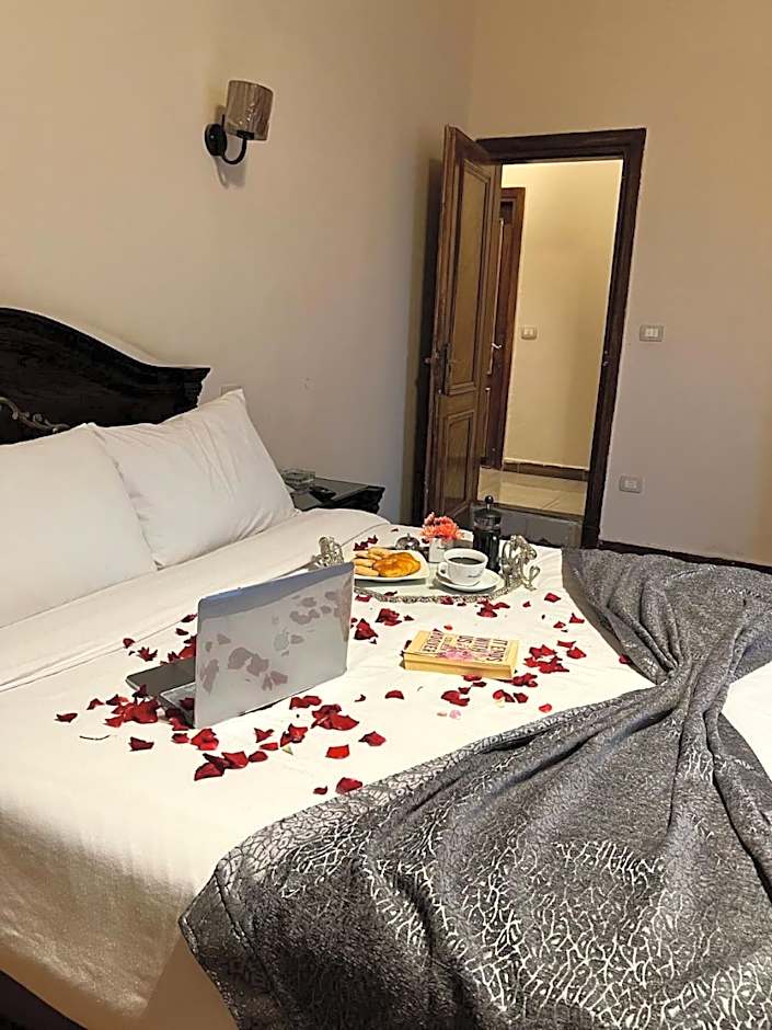 Hyde Park House Hotel