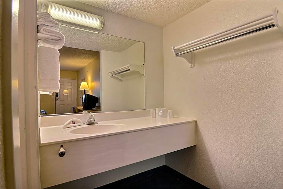 Motel 6-Seattle, WA - South