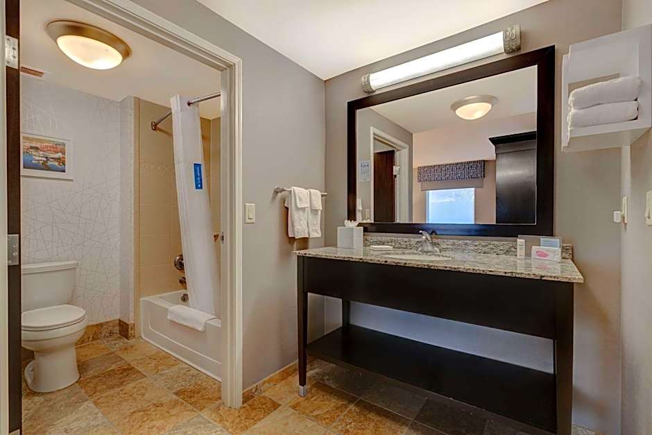 Hampton Inn By Hilton And Suites Seattle Federal Way