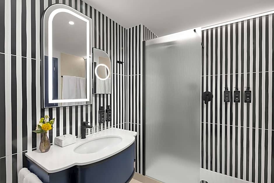 Anglo American Hotel Florence, Curio Collection by Hilton