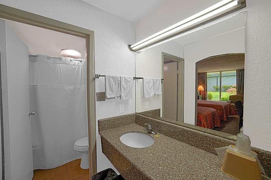 Masters Inn Selma Smithfield I-95 By OYO