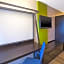 Holiday Inn Express & Suites Chicago-Midway Airport, an IHG Hotel