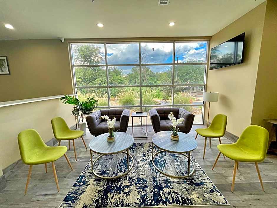 Quality Inn & Suites Elgin