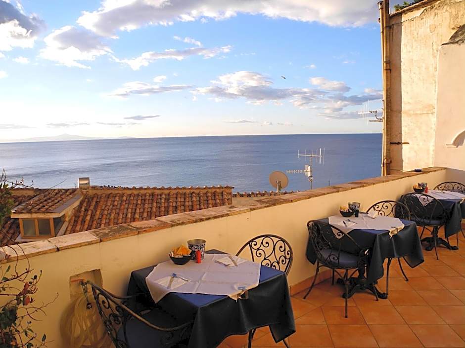 Hotel Croce Di Amalfi