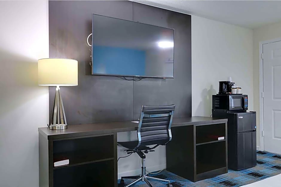 Travelodge by Wyndham Calhoun South I-75