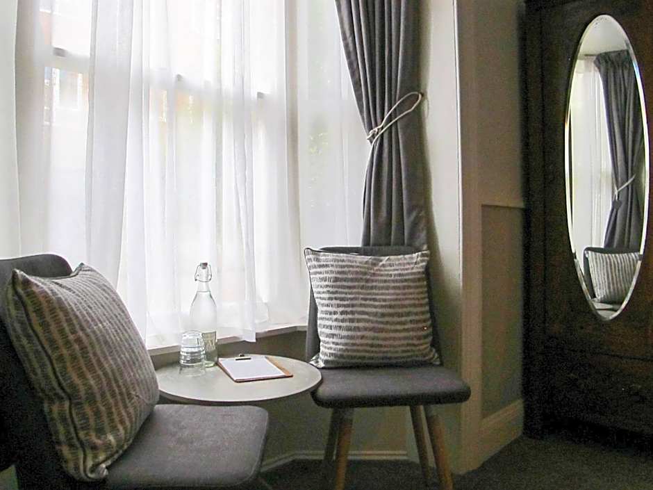 Stone's Throw Guest House