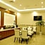 GreenTree Inn Jiangsu ZhenJiang Jurong New Bus Station Express Hotel