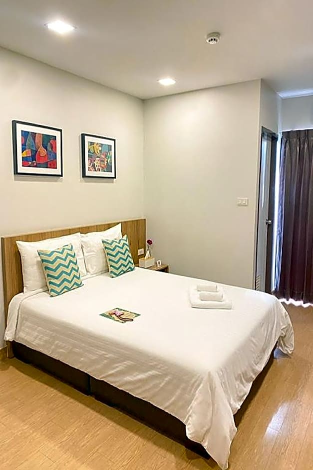 Casaluxe Hotel and Resident