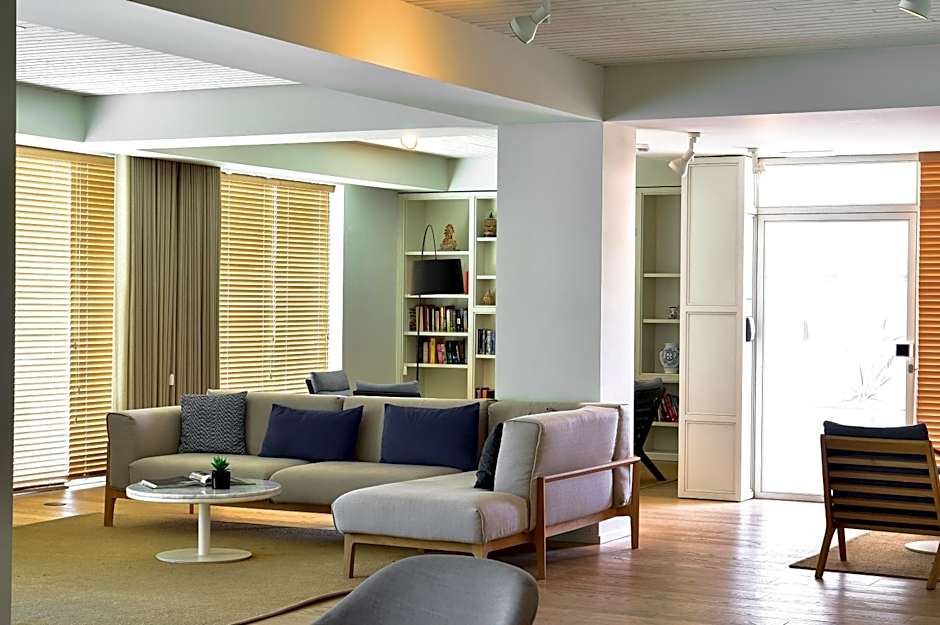 Aqualuz Lagos by The Editory