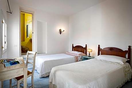 Two-Bedroom Apartment (4 Adults)