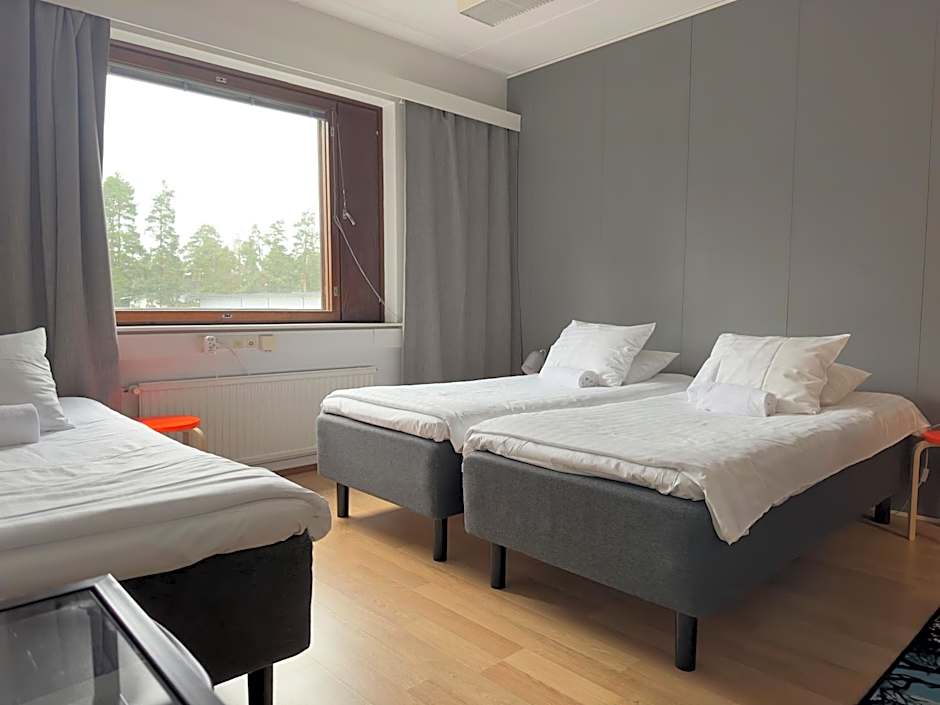 The Rooms Airport - 20Rooms