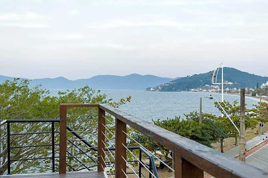 Casa de Frente pro Mar com Piscina - PLH004