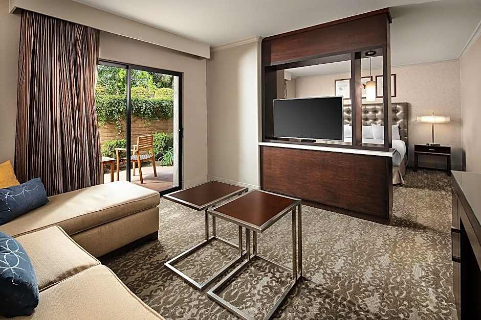 DoubleTree by Hilton Claremont