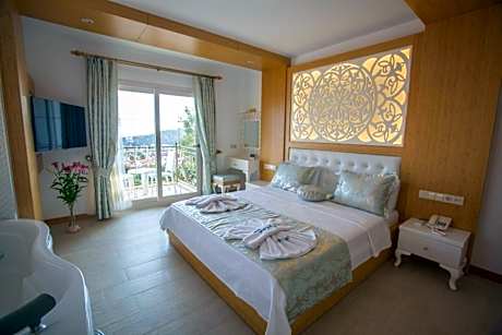 Deluxe Double Room with Spa Bath