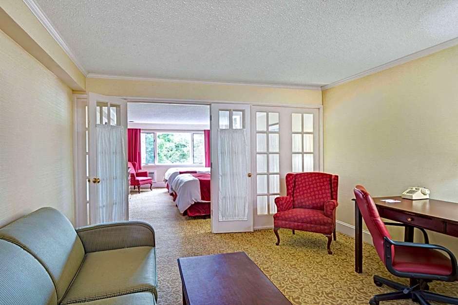 Ramada by Wyndham Seekonk Providence Area