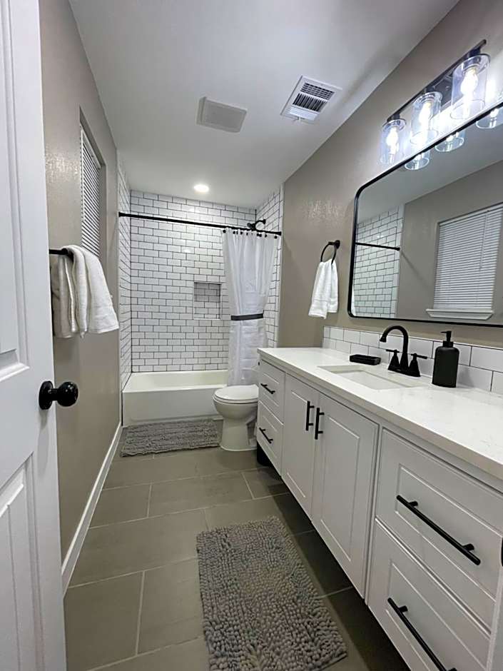 Apt 5 - High Plains Lodge at Nomad Landing