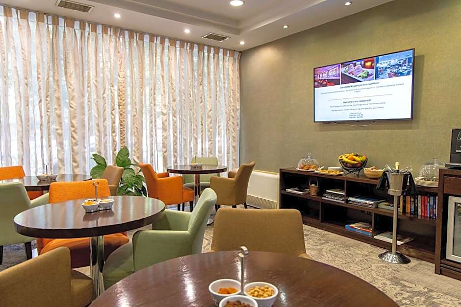Lion'S Garden Hotel
