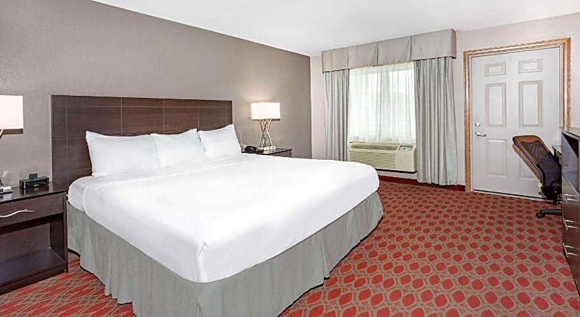 Baymont by Wyndham Brooklyn Center