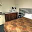 Macklin Motor Inn