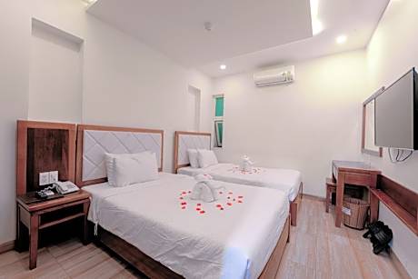 Twin Room with Private Bathroom