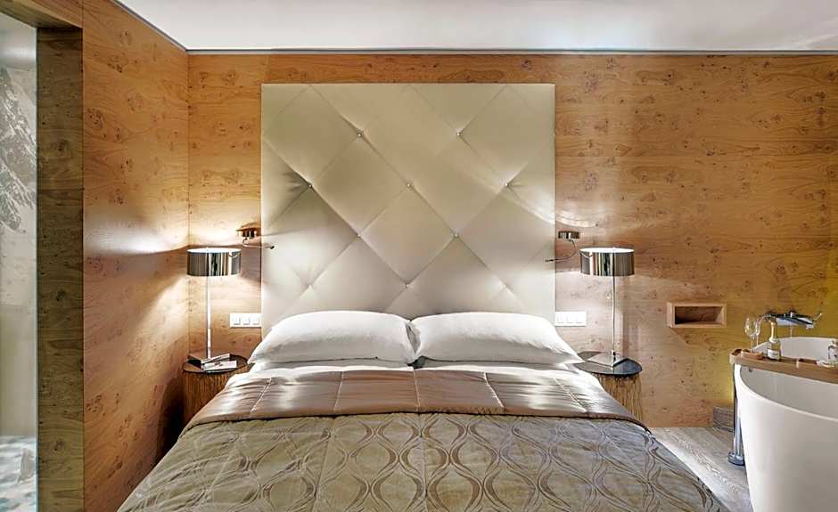 Photo 1 of 6 of Suite
