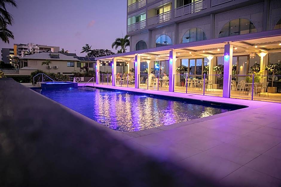 Cairns Harbourside Hotel