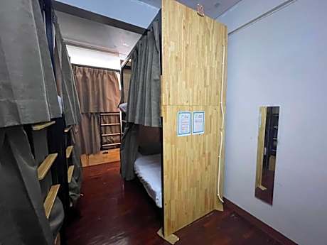 Bunk Bed in Mixed Dormitory Room